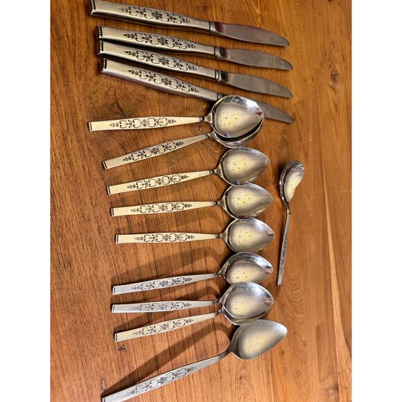 Vintage WM. A. Rogers Premier Spanada 14-Piece Flatware Set - Picture 1 of 8